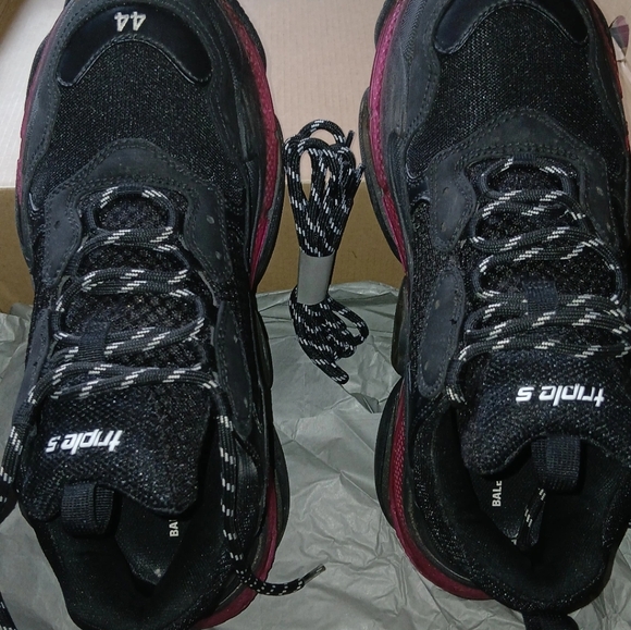 Triple S Balenciagas - Picture 3 of 9